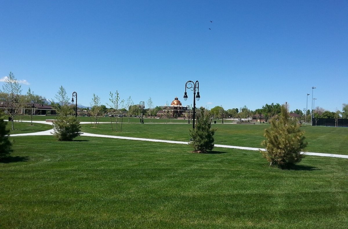 Mulligans Golf & Games